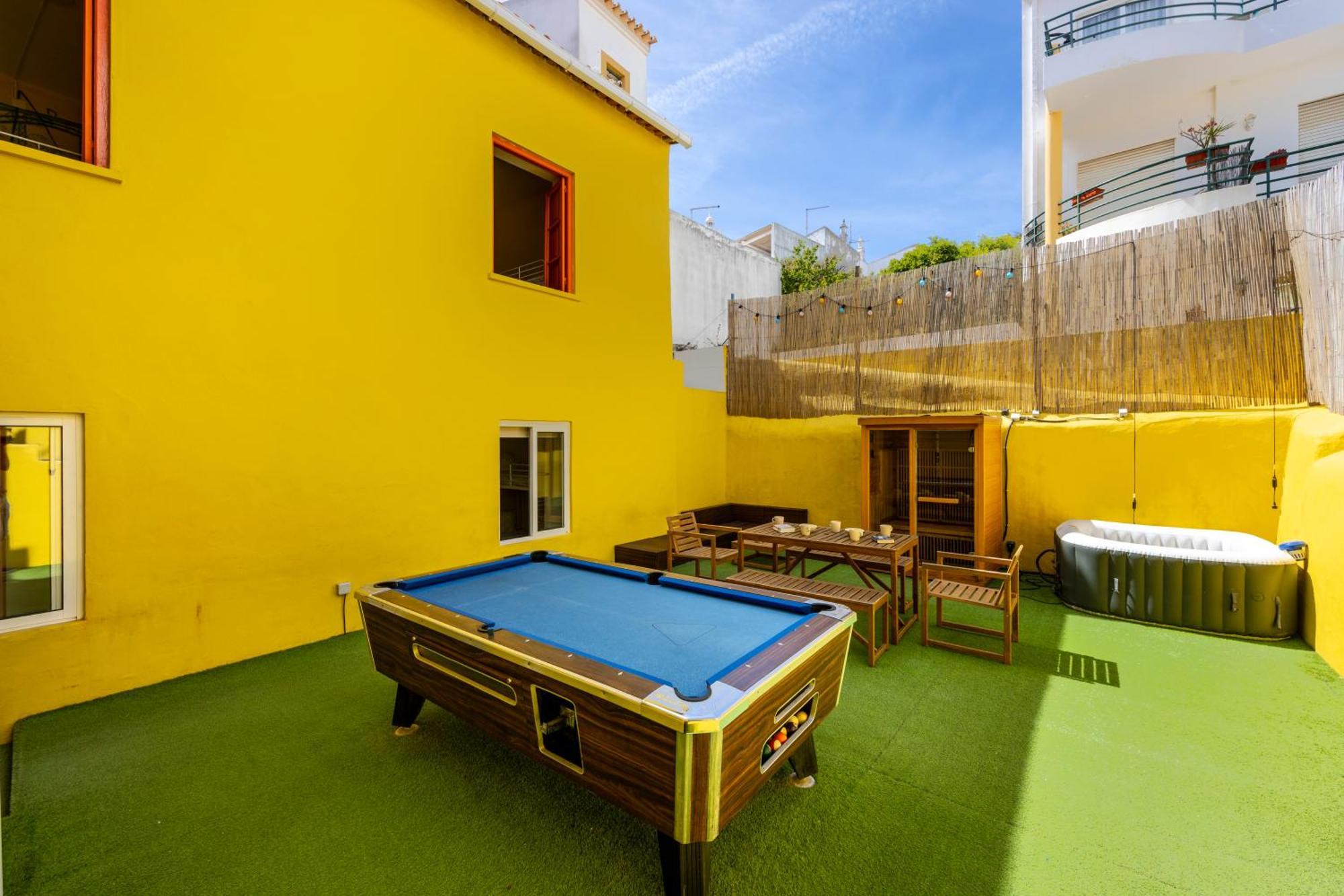 The Macarena Beach Hostel Лагос Екстериор снимка