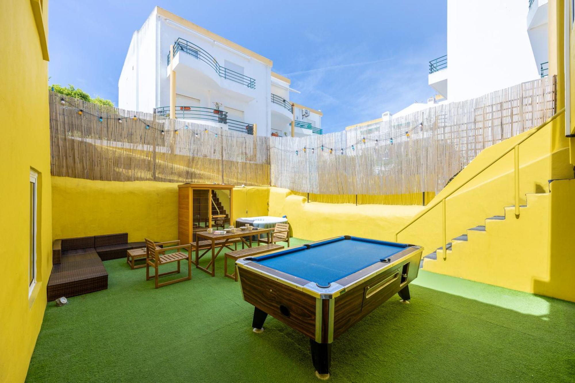 The Macarena Beach Hostel Лагос Екстериор снимка