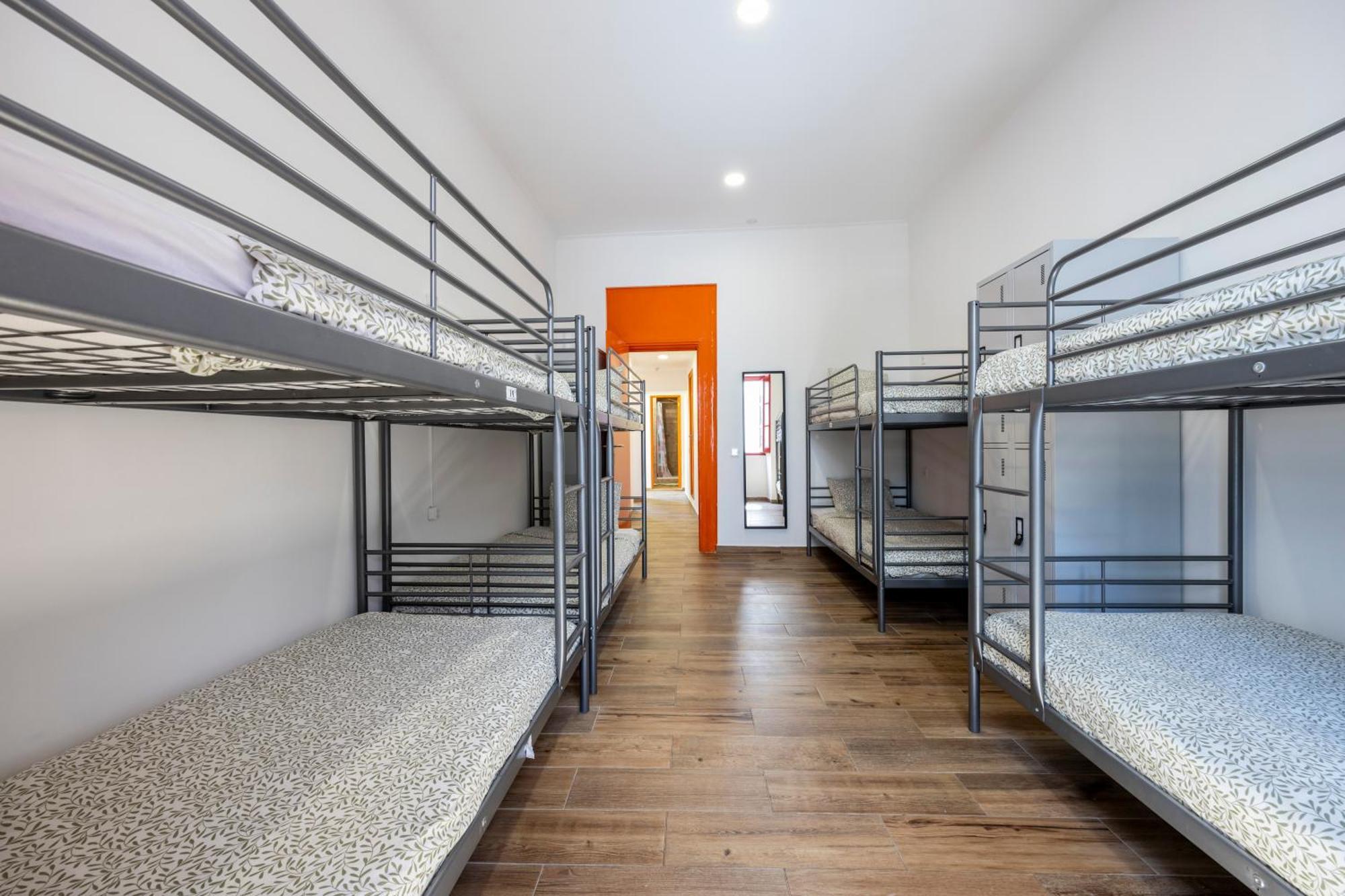 The Macarena Beach Hostel Лагос Екстериор снимка