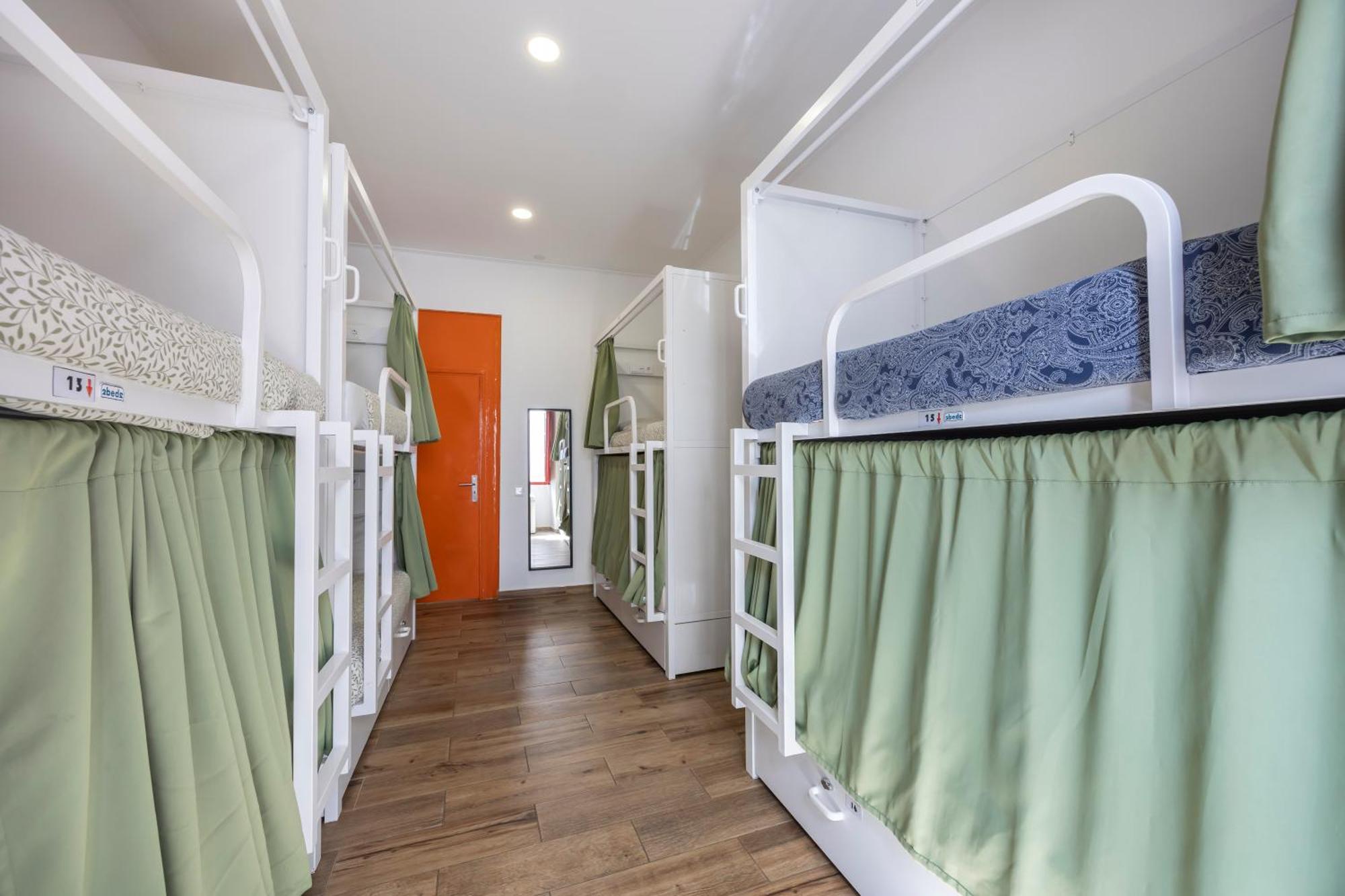 The Macarena Beach Hostel Лагос Екстериор снимка