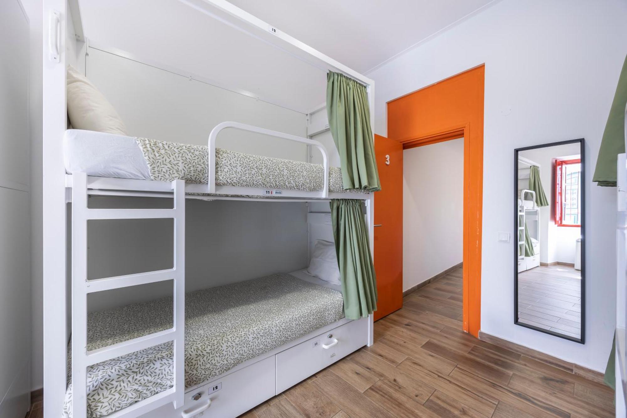 The Macarena Beach Hostel Лагос Екстериор снимка